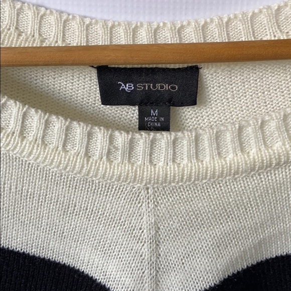 Chevron Pattern Sweater - Picture 2 of 4